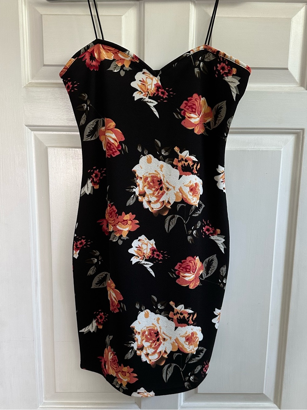 SHEIN Black Floral Sweetheart Mini Dress with Peach and Cream Roses